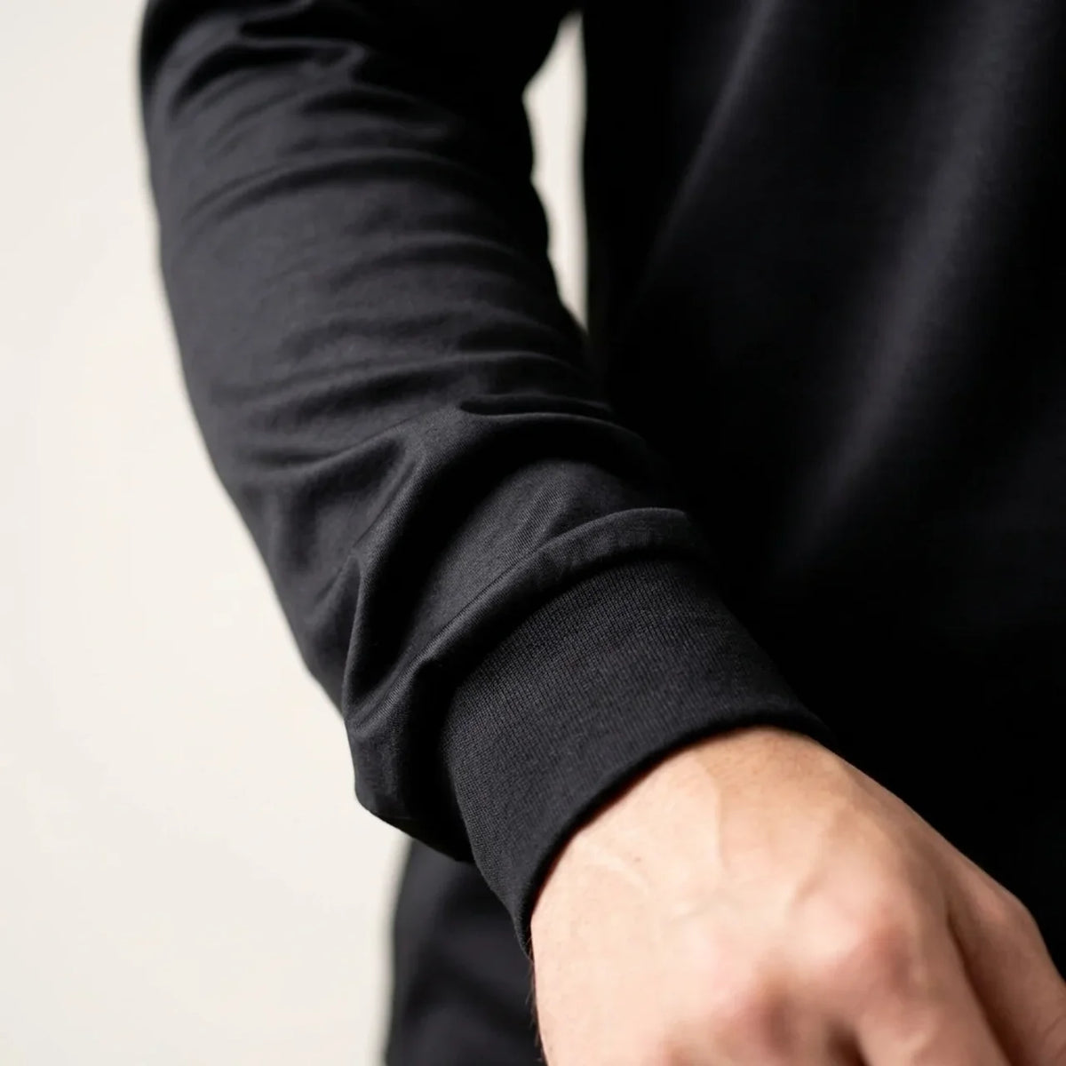 Verona Soft Lustre Longsleeve Black