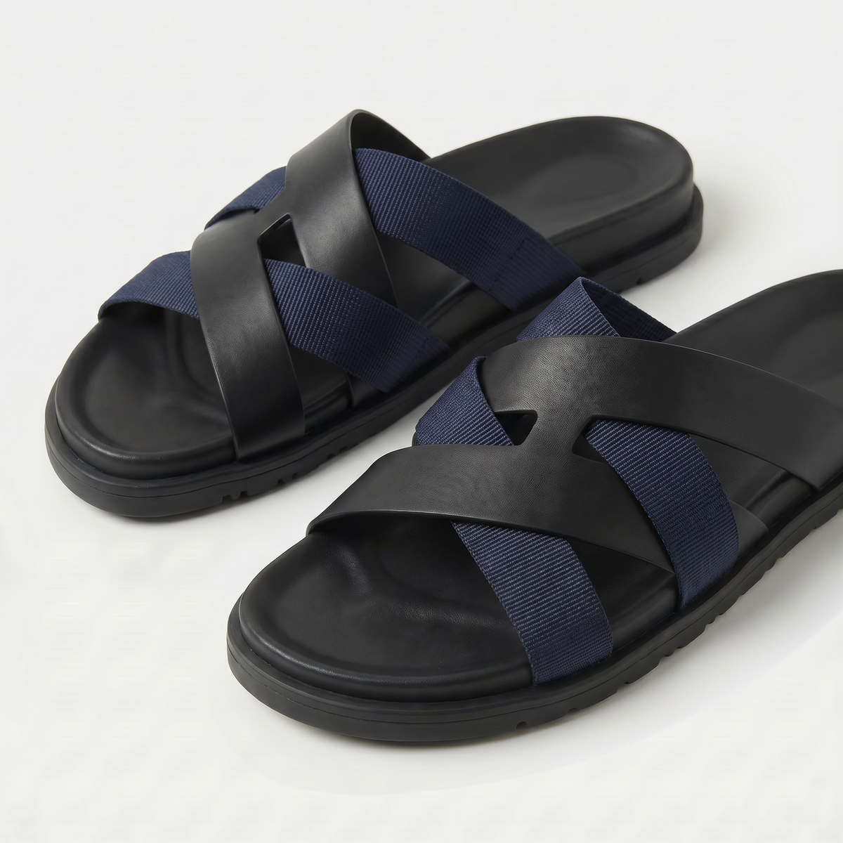 Riviera Cross Sandal Black/Navy
