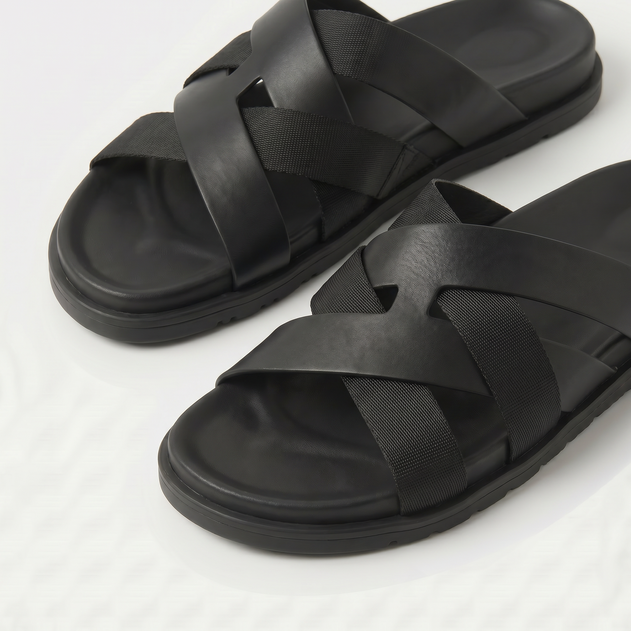 Riviera Cross Sandal Black