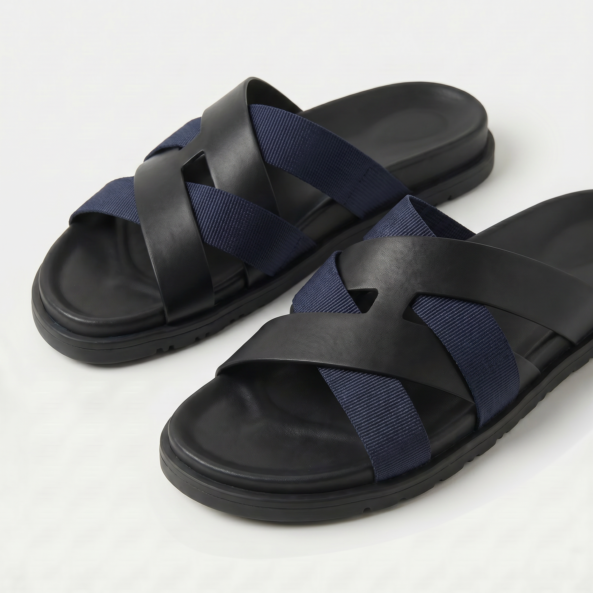 Riviera Cross Sandal Black/Navy